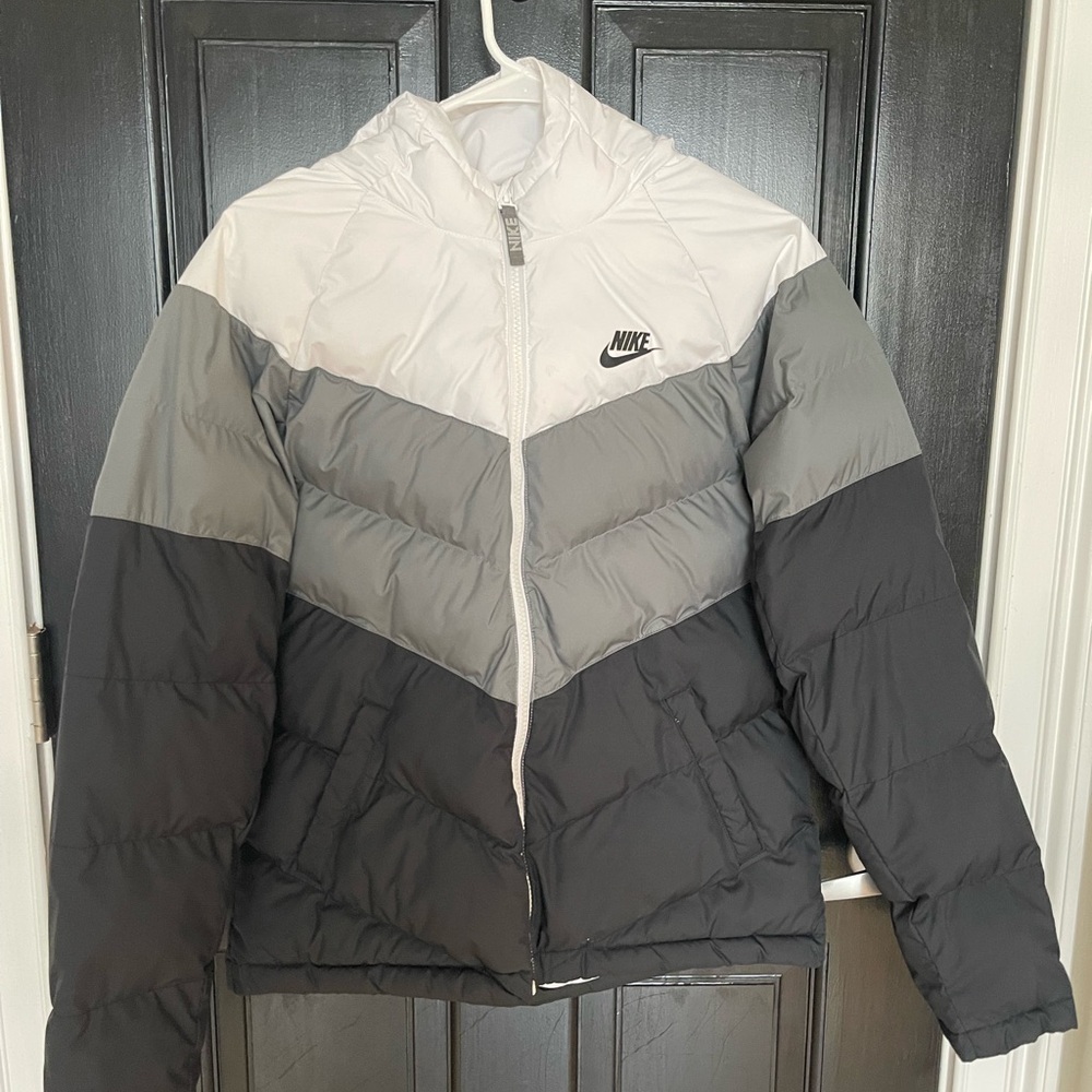 Nike White and Black Puffer Jacket